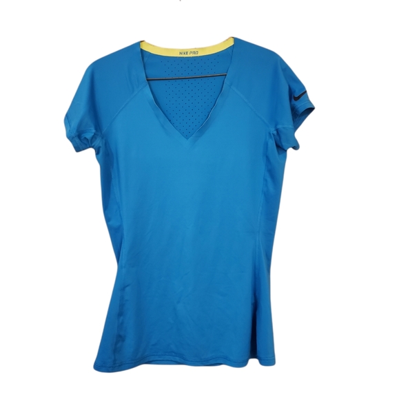 Nike Tops - Nike Womens Pro Medium Workout Shirt